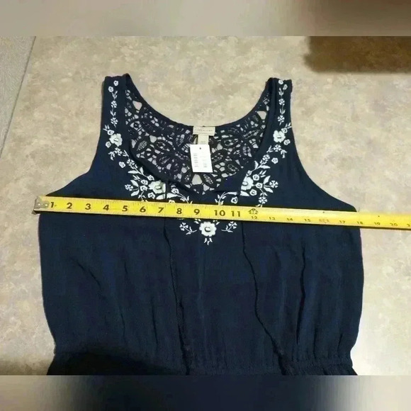 Cape Juby women's medium romper NWT navy with white flowers lightweight - Picture 6 of 7